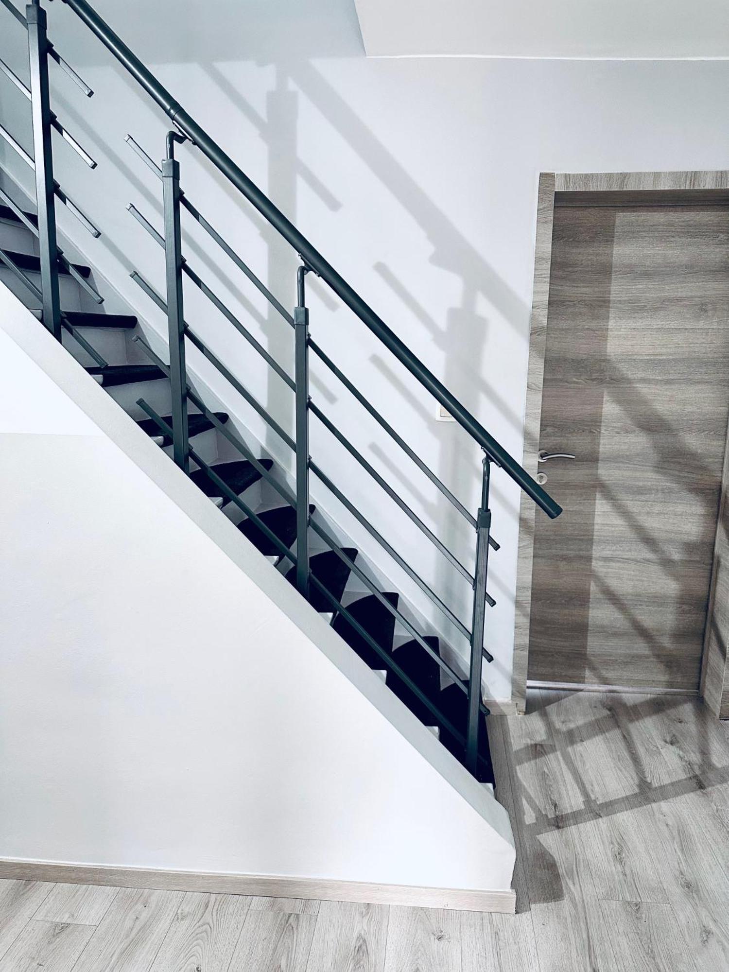 Chambre Et Sdd Privees Dans Une Maison Partagee Avec Des Residents モンス エクステリア 写真