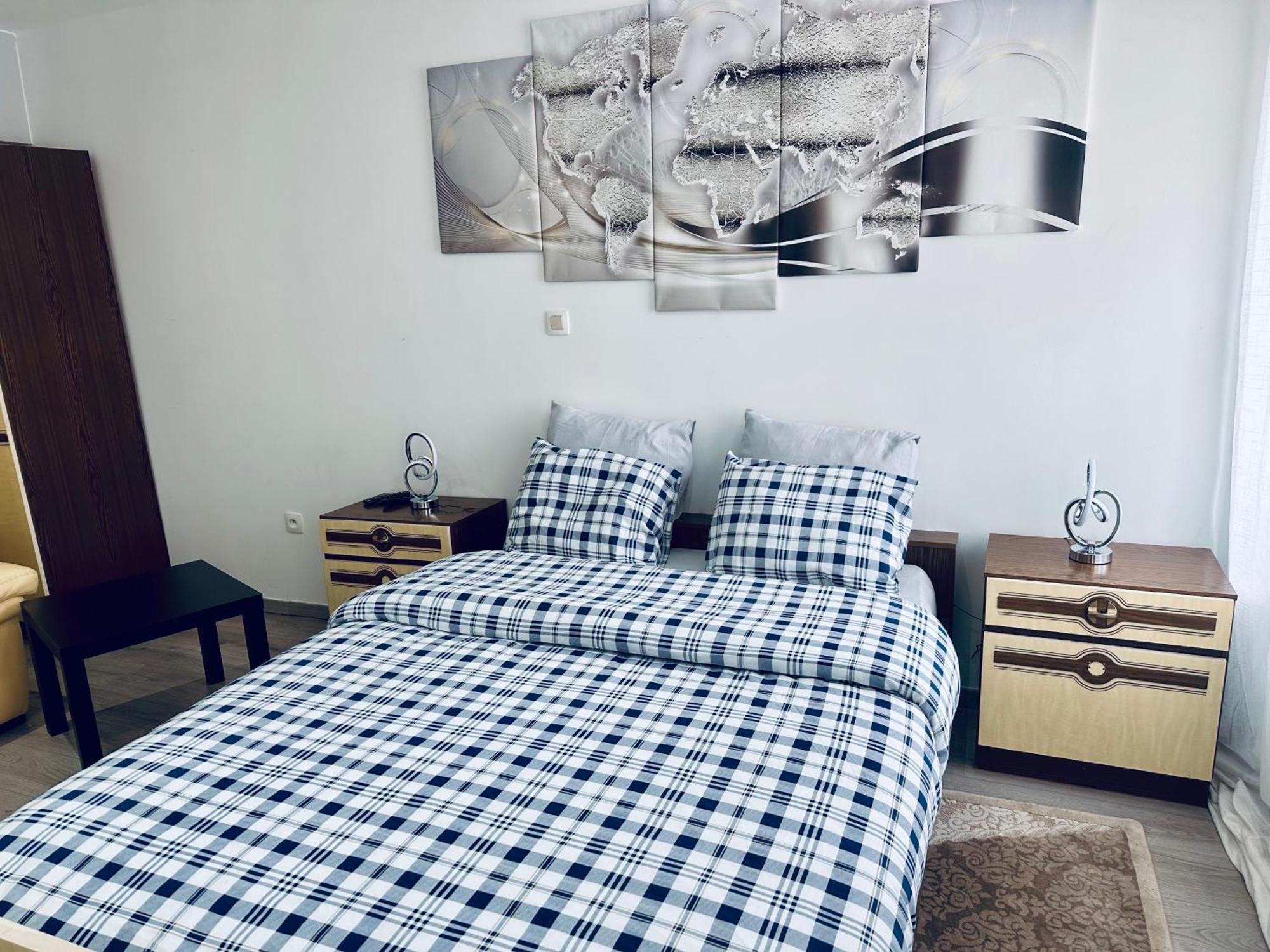 Chambre Et Sdd Privees Dans Une Maison Partagee Avec Des Residents モンス エクステリア 写真