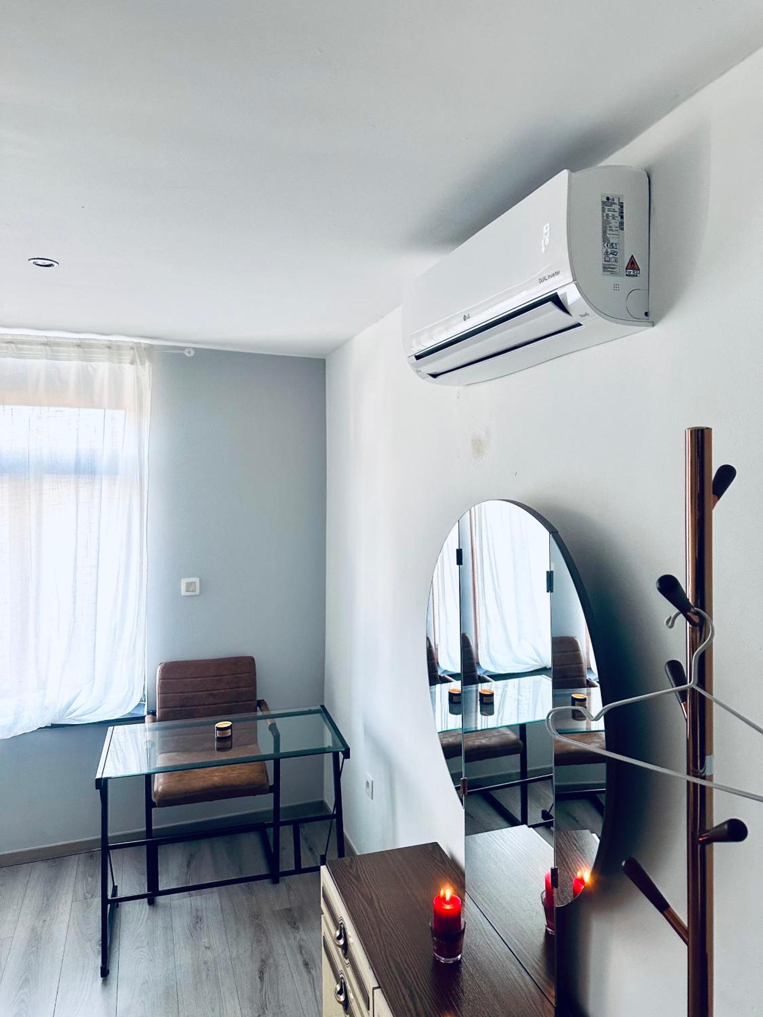 Chambre Et Sdd Privees Dans Une Maison Partagee Avec Des Residents モンス エクステリア 写真